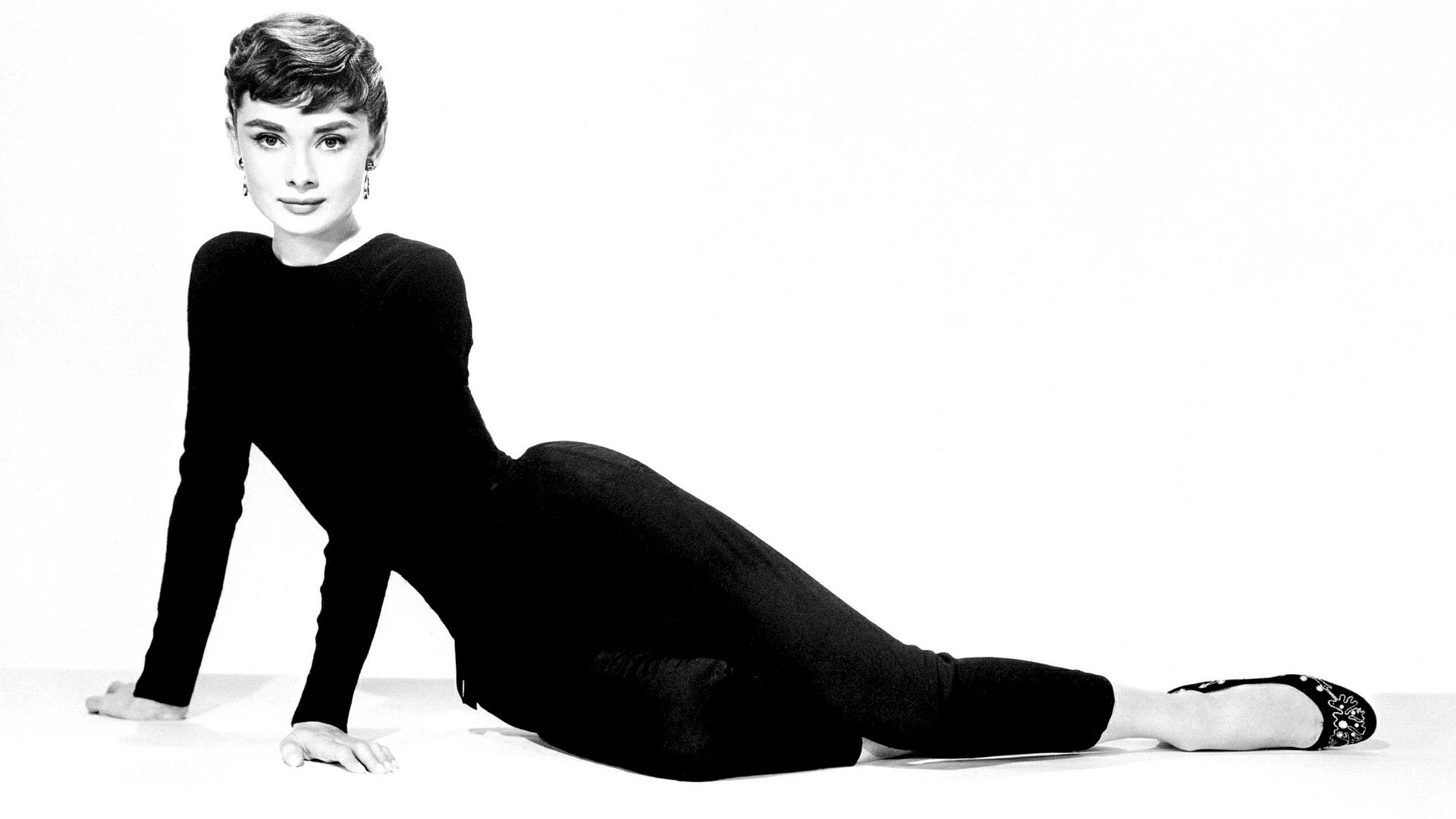 audrey-hepburn-394261_1920